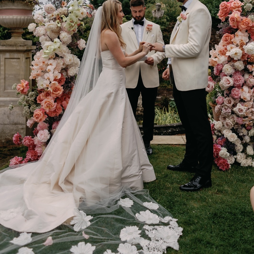 Oscar de la Renta Alicia Wedding Gown